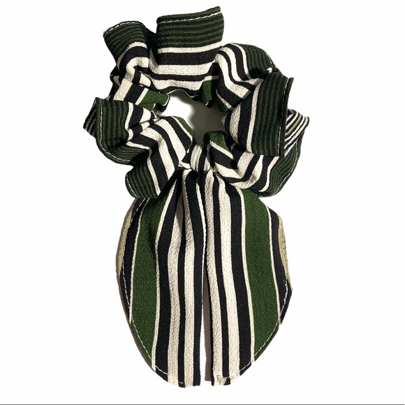 Handmade Scrunchies 4 Pieces Mixed Green Blue Fabrics Handcrafted - Picture 6 of 10